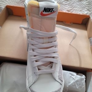 Womens Nike Blazer Mid '77 Sneakers